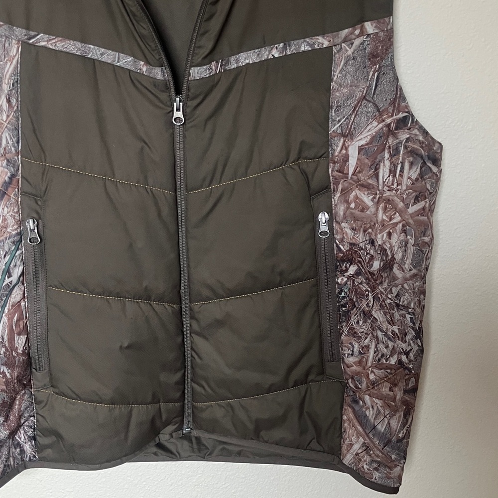Men’s Under Armour Olive and Camo Vest - Picture 4 of 6